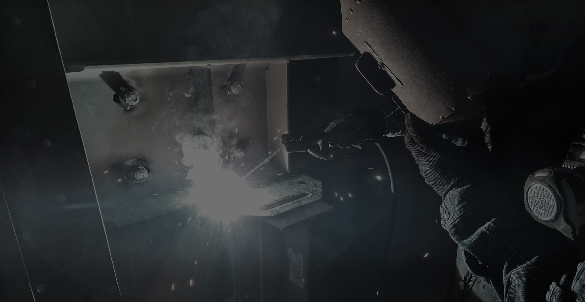 鉄に技を込め、確かな未来を築く